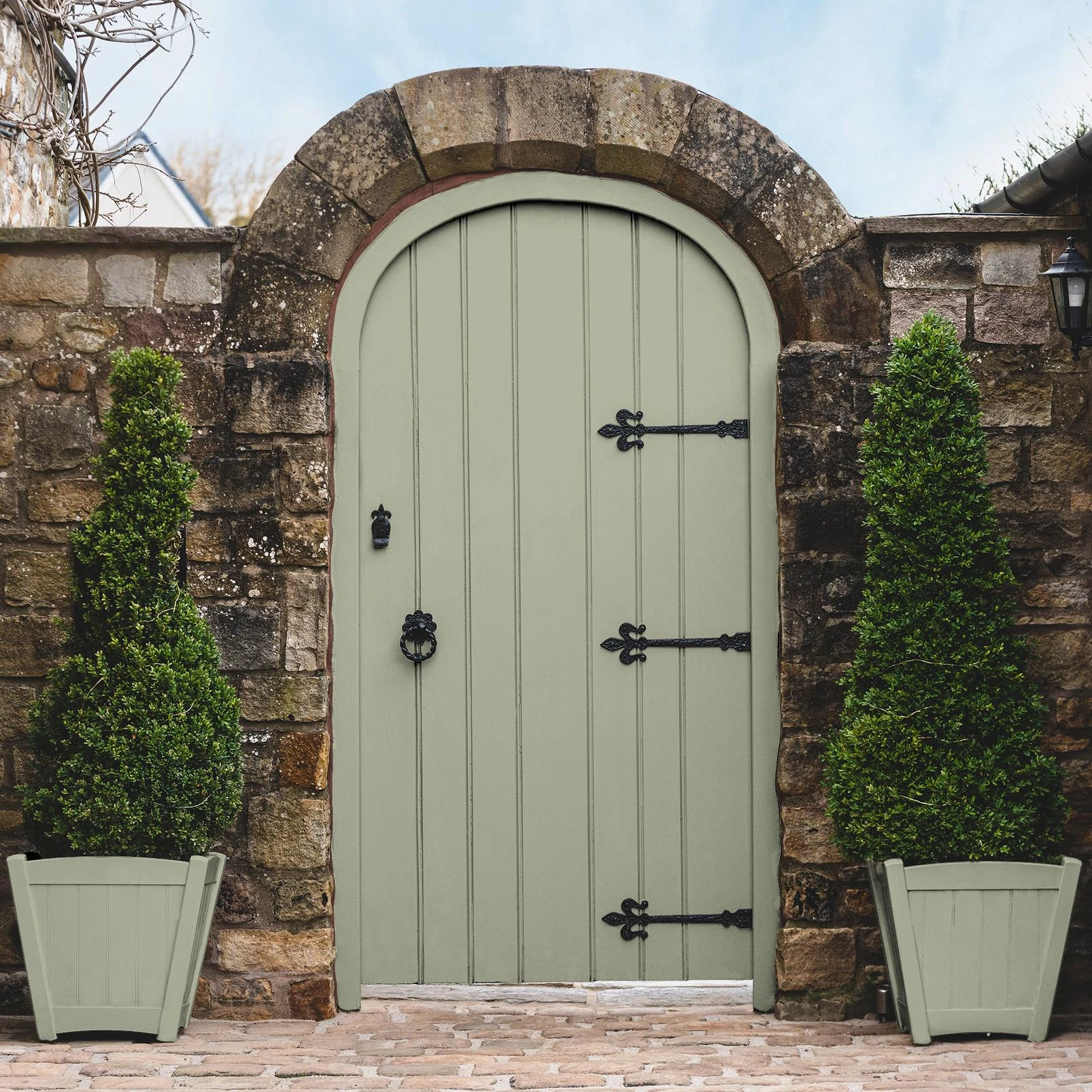 Vetiver Paint - 147291_GATE_AND_POTS.jpg