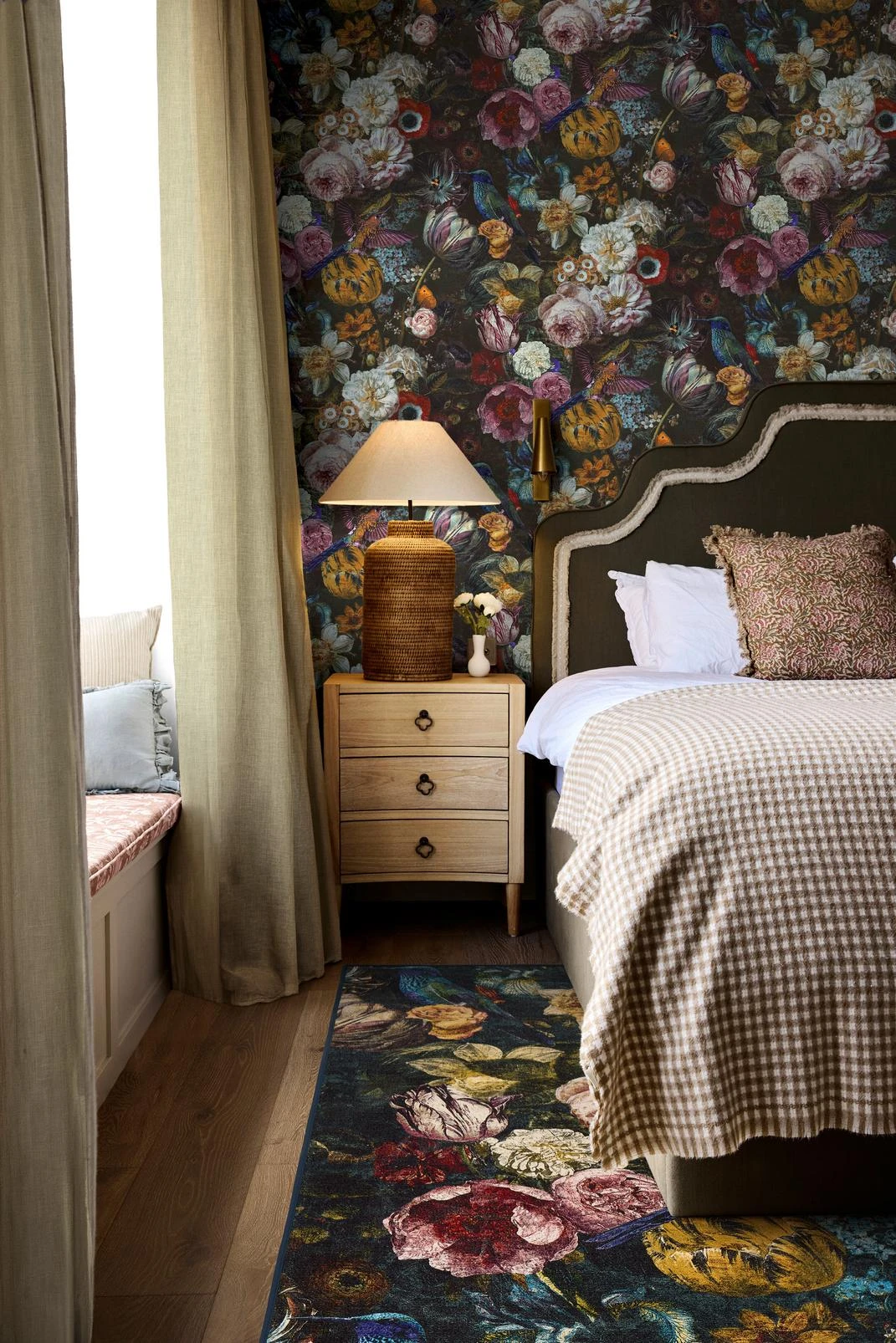 Allure Rug - 151658_ROOMSET_Allure_Rug.jpg