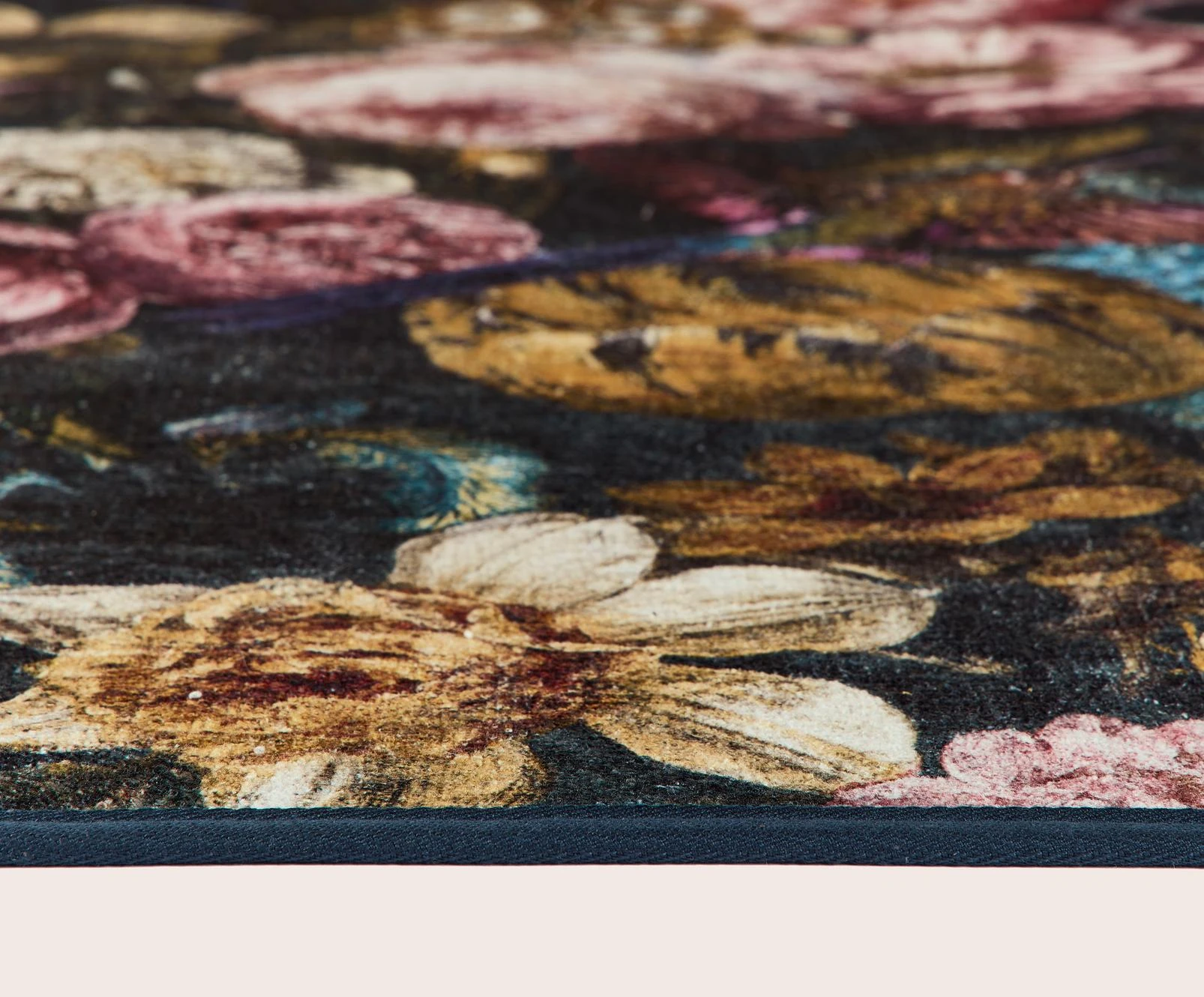 Allure Rug - 151658_DETAIL_Allure_Edge.jpg