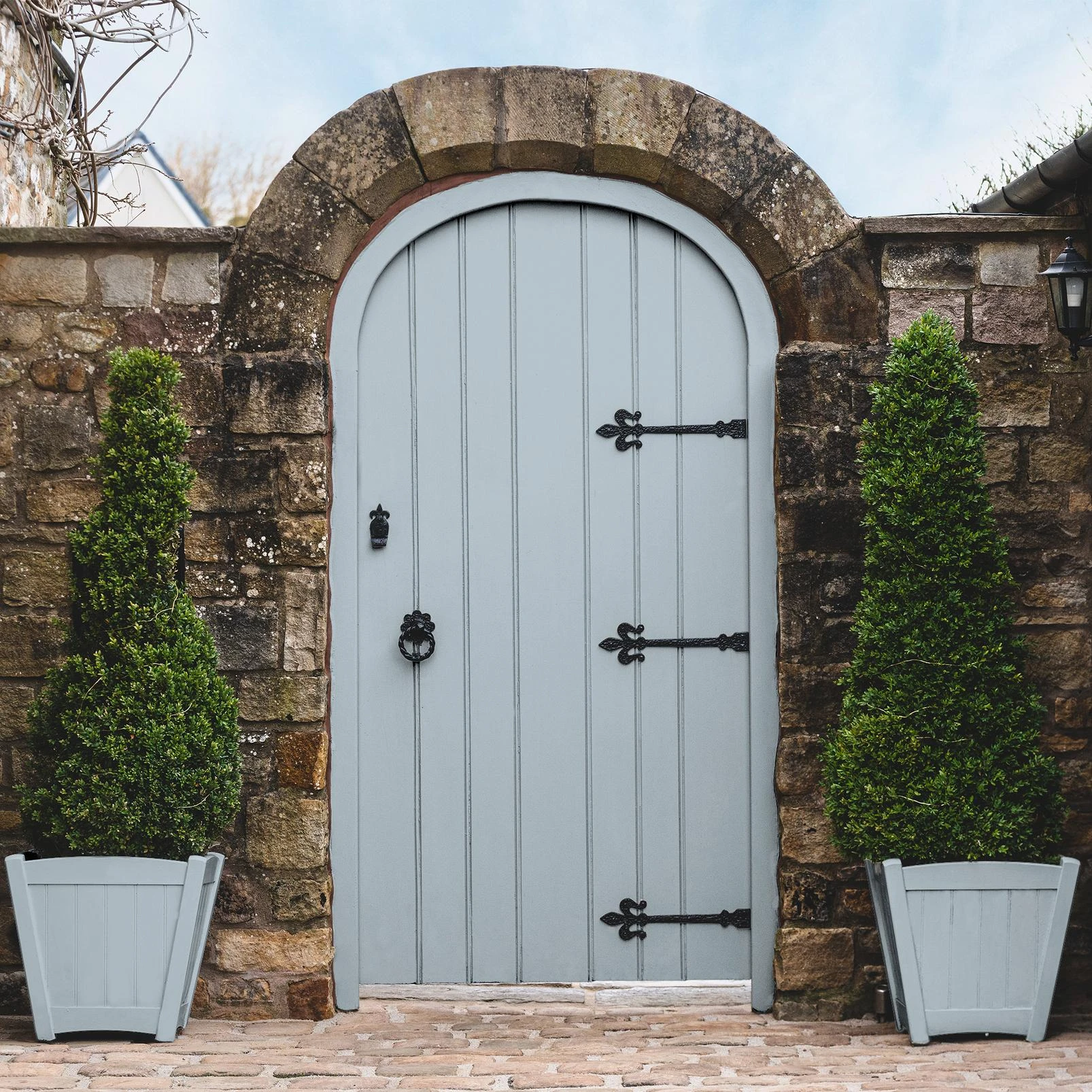Chambray Wash by Nate Berkus - 150301_GATE_AND_POTS.jpg