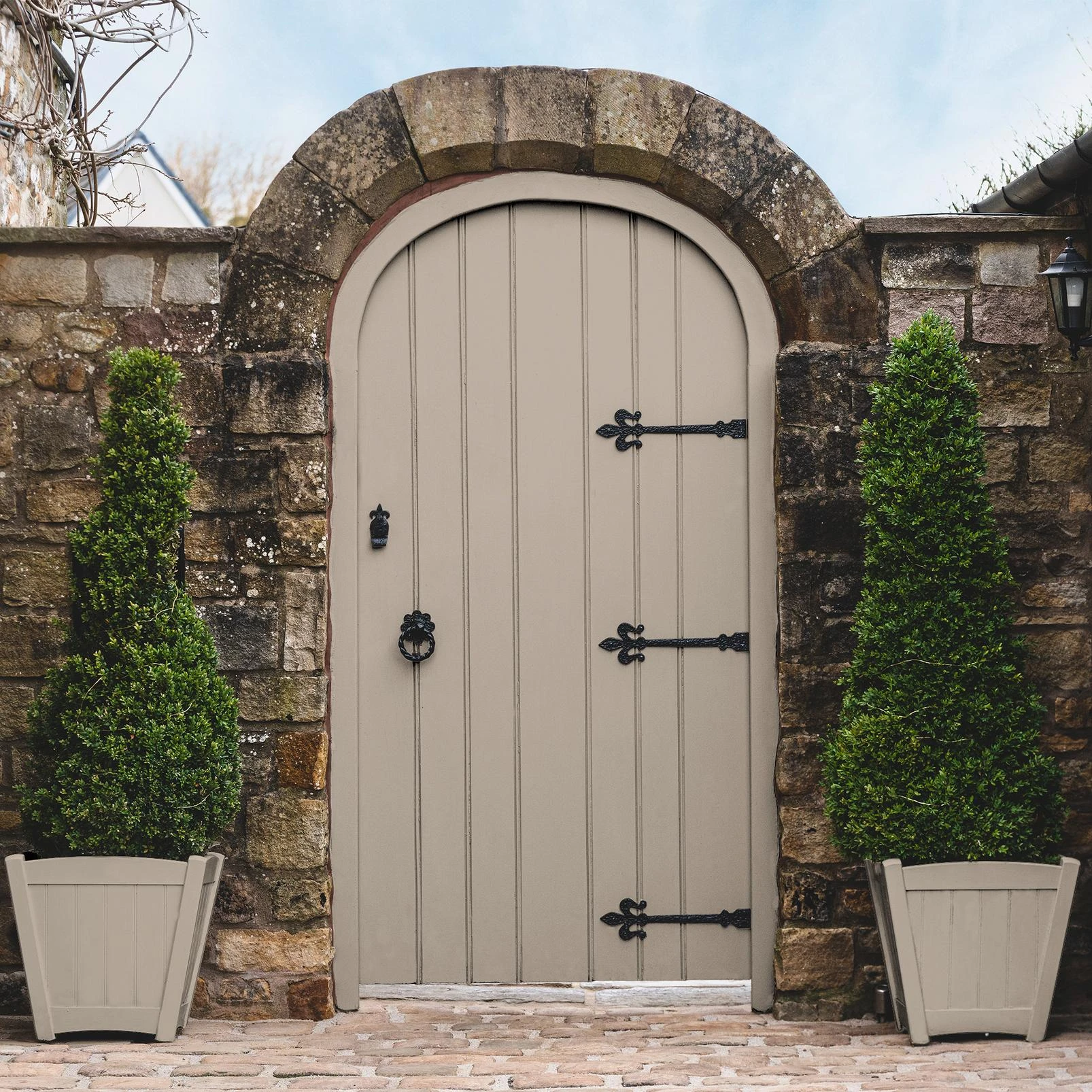 Hearthside by Nate Berkus - 150210_GATE_AND_POTS.jpg