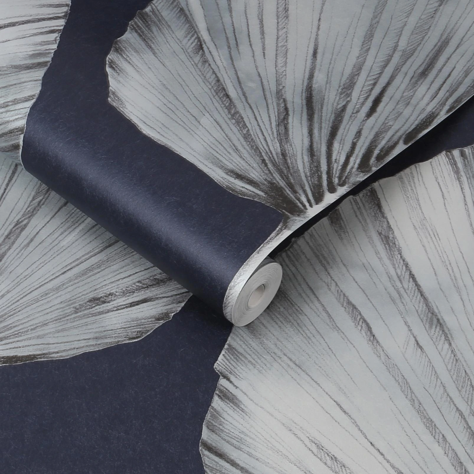 Palm Fan Navy Wallpaper - 112195_ROLLSHOT_PALM FAN NAVY_01.jpg