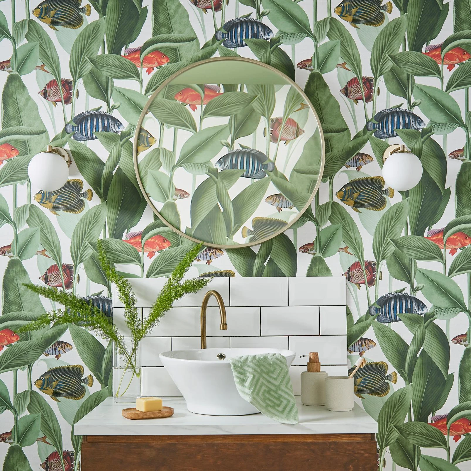 Aquarium Lush Wallpaper - 113938_CAMEO_01.jpg