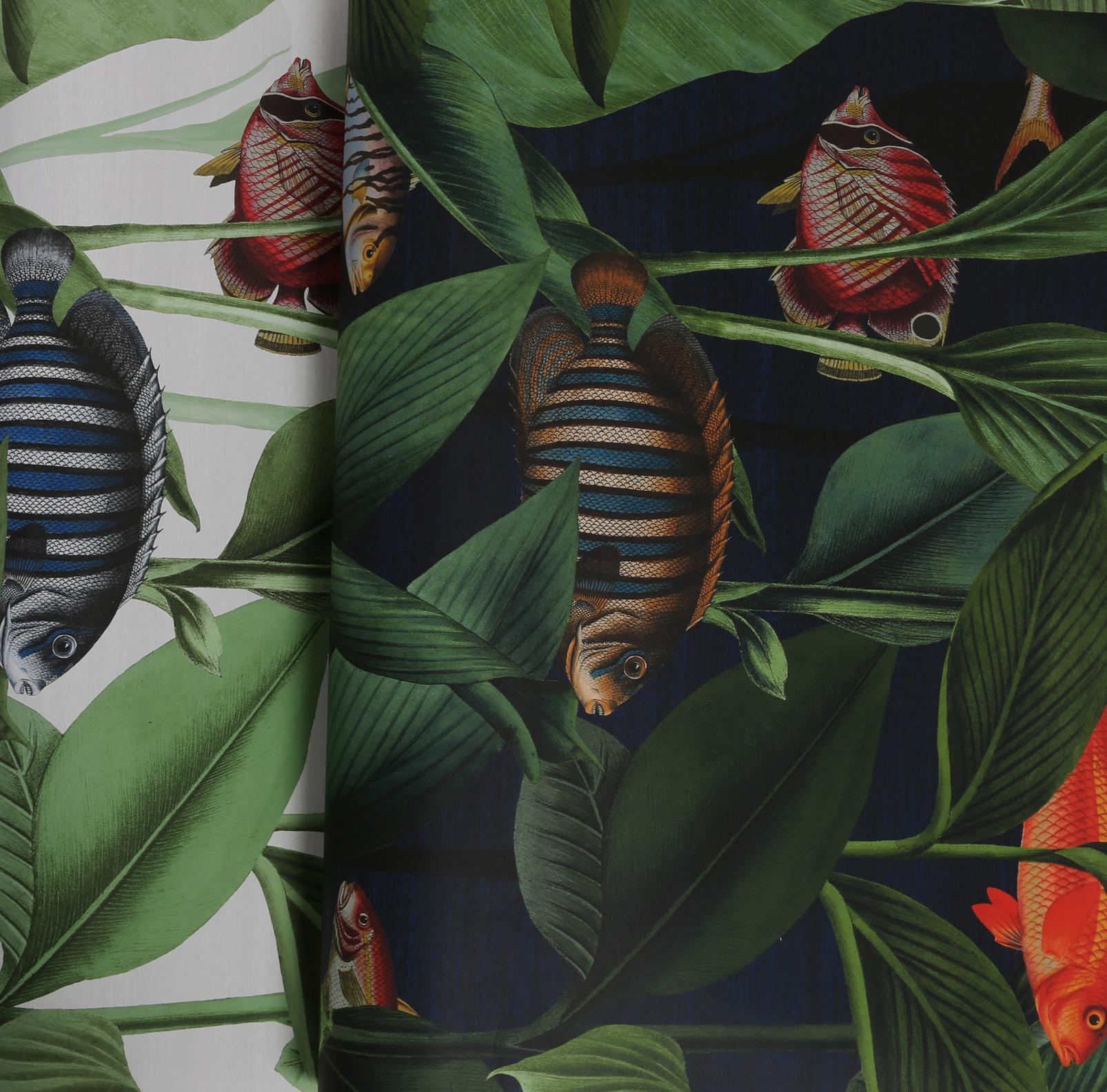 Aquarium Lush Wallpaper - 113938_ROLLSHOT_01.jpg