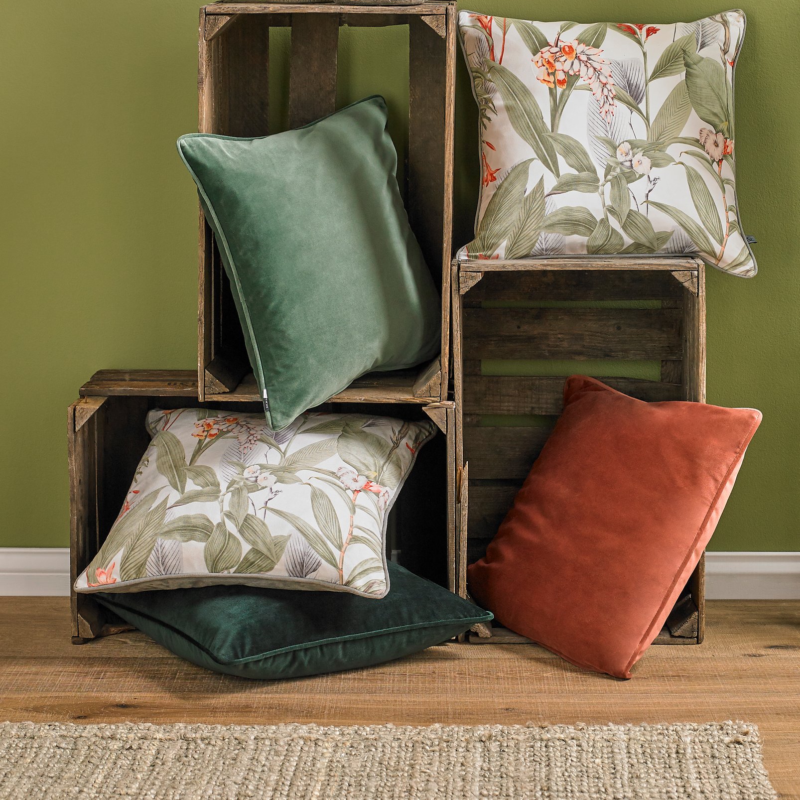 Botanical Green Cushion - 104984_ROOMSET_01.jpg