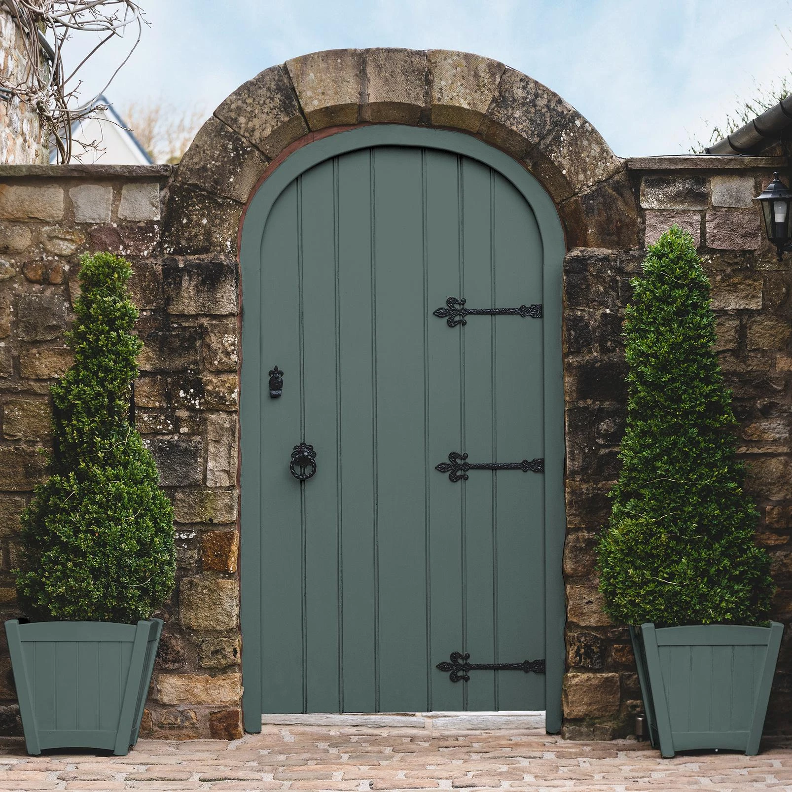1946 Paint - 108706_GATE_AND_POTS.jpg
