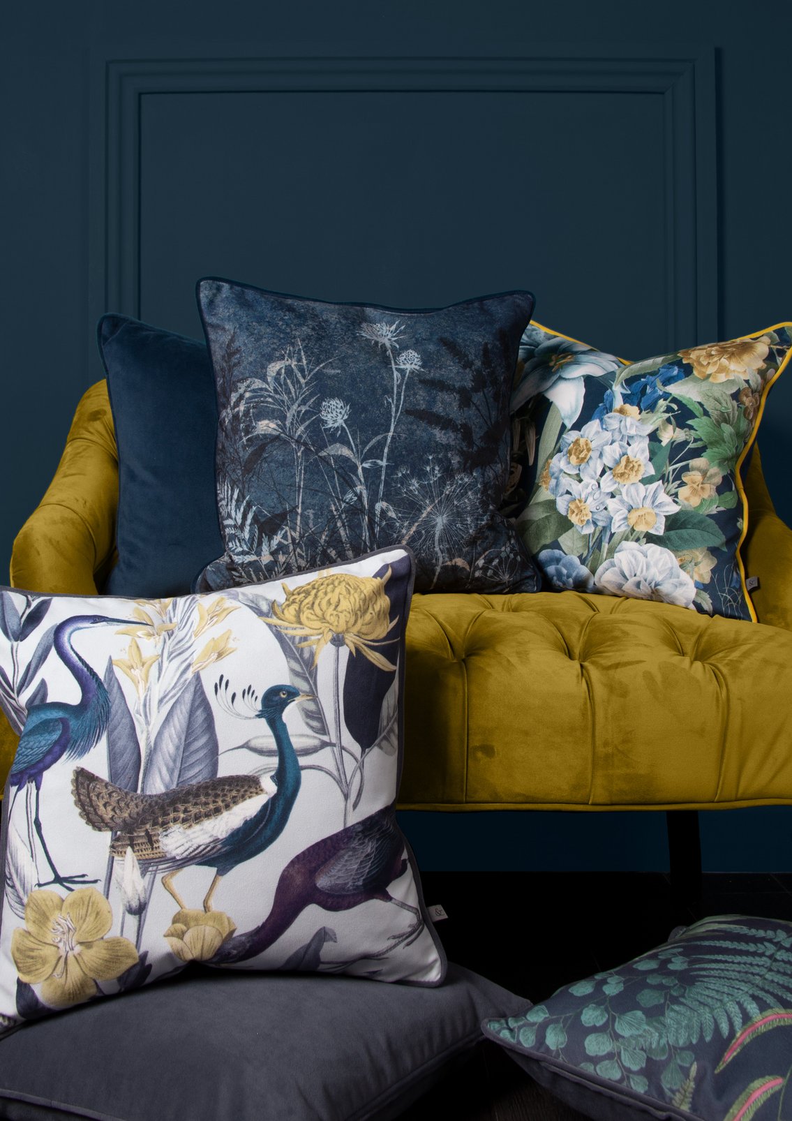 Deep Blue Opulence Cushion - 115285_ROOMSET_01.jpg