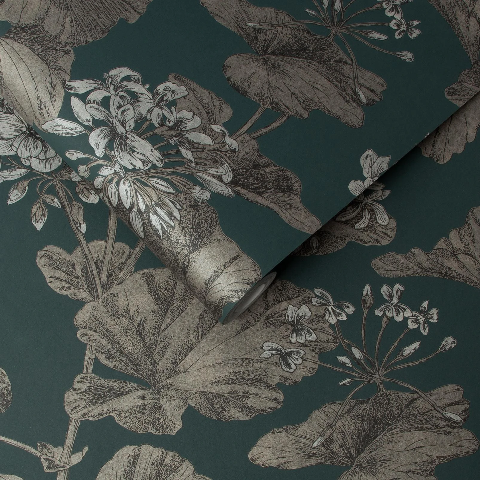 Florentia Emerald Wallpaper - 118007_ROLLSHOT_FLORENTIA EMERALD_02.jpg