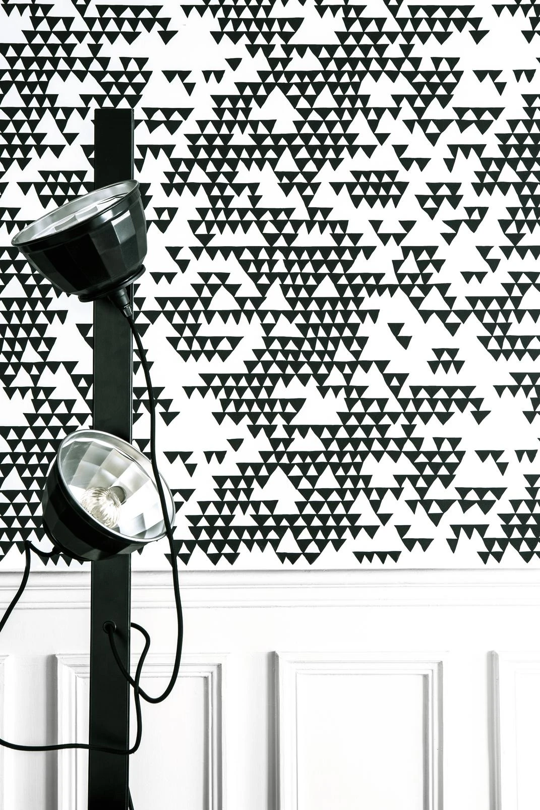 Secret Mountain Black & White Wallpaper - 113479_CAMEO_01.jpg