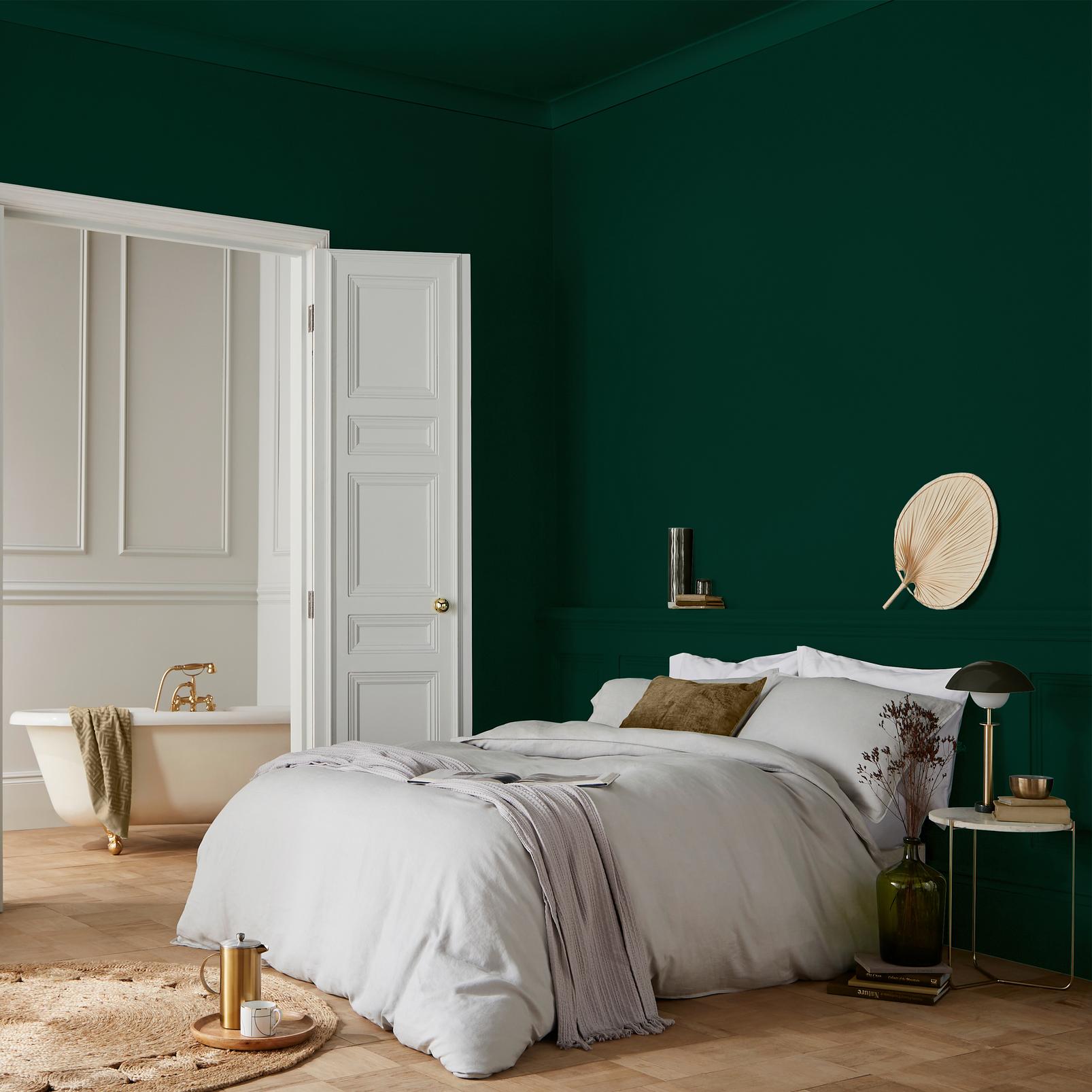 Eva Paint in a Roomset