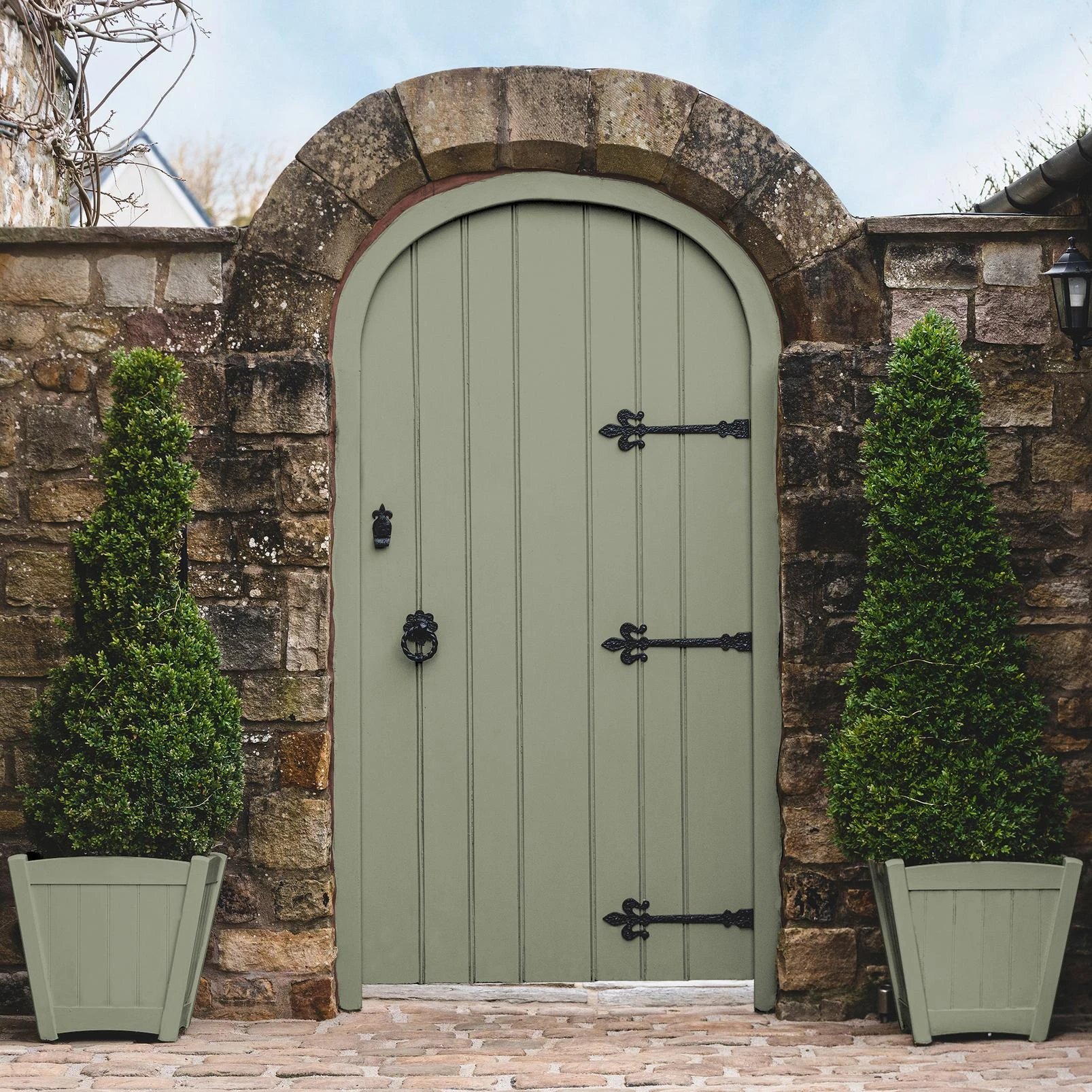 Sage Paint - 119910_GATE_AND_POTS_.jpg