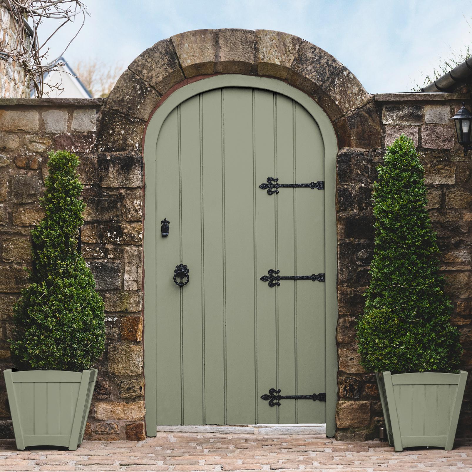 Sage Paint - 119910_GATE_AND_POTS.jpg