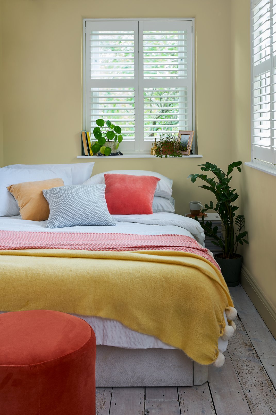 Laura Ashley Sunshine Paint - 113655_ROOMSET_09.jpg