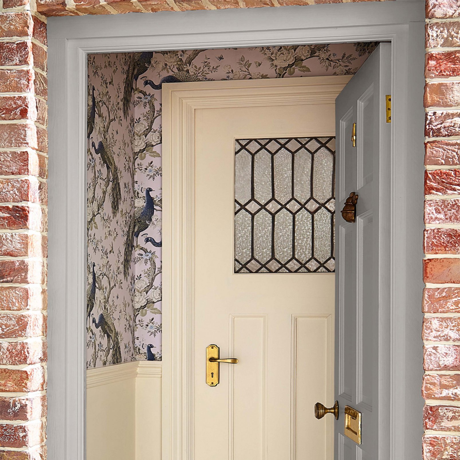 Laura Ashley Dark Dove Grey Paint - 113669_ROOMSET_07.jpg