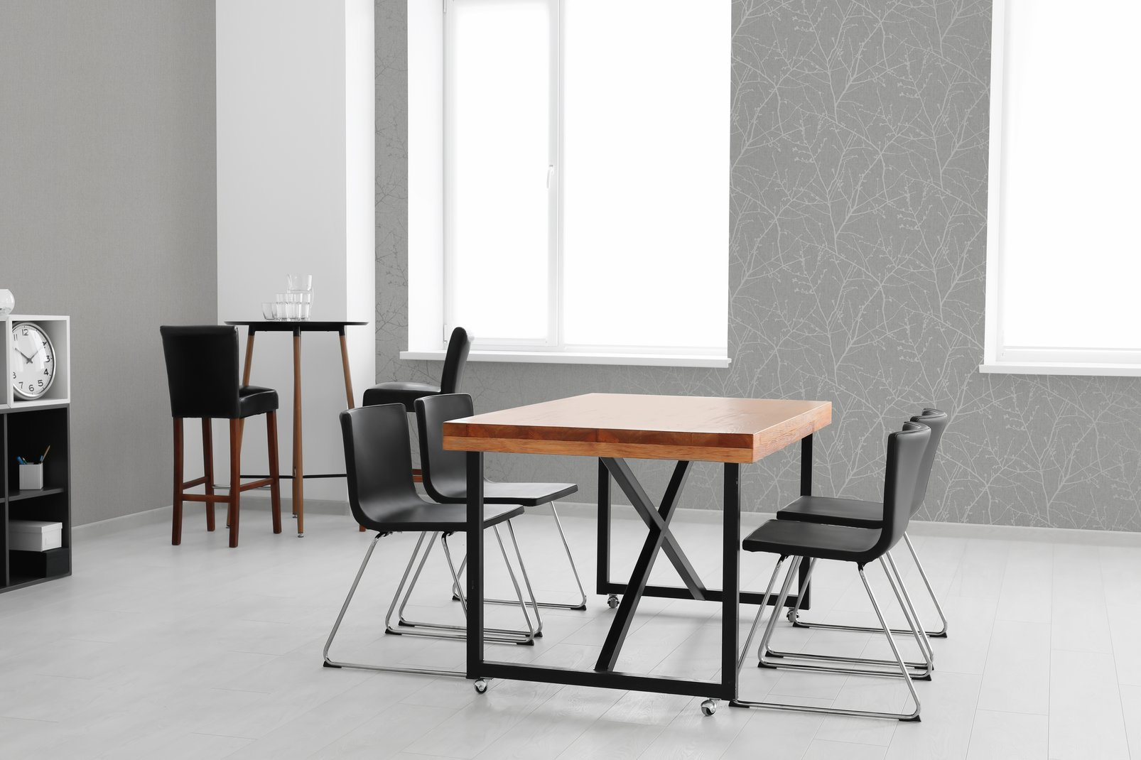 Innocence Grey Wallpaper - 33-274_ROOMSET_01.jpg