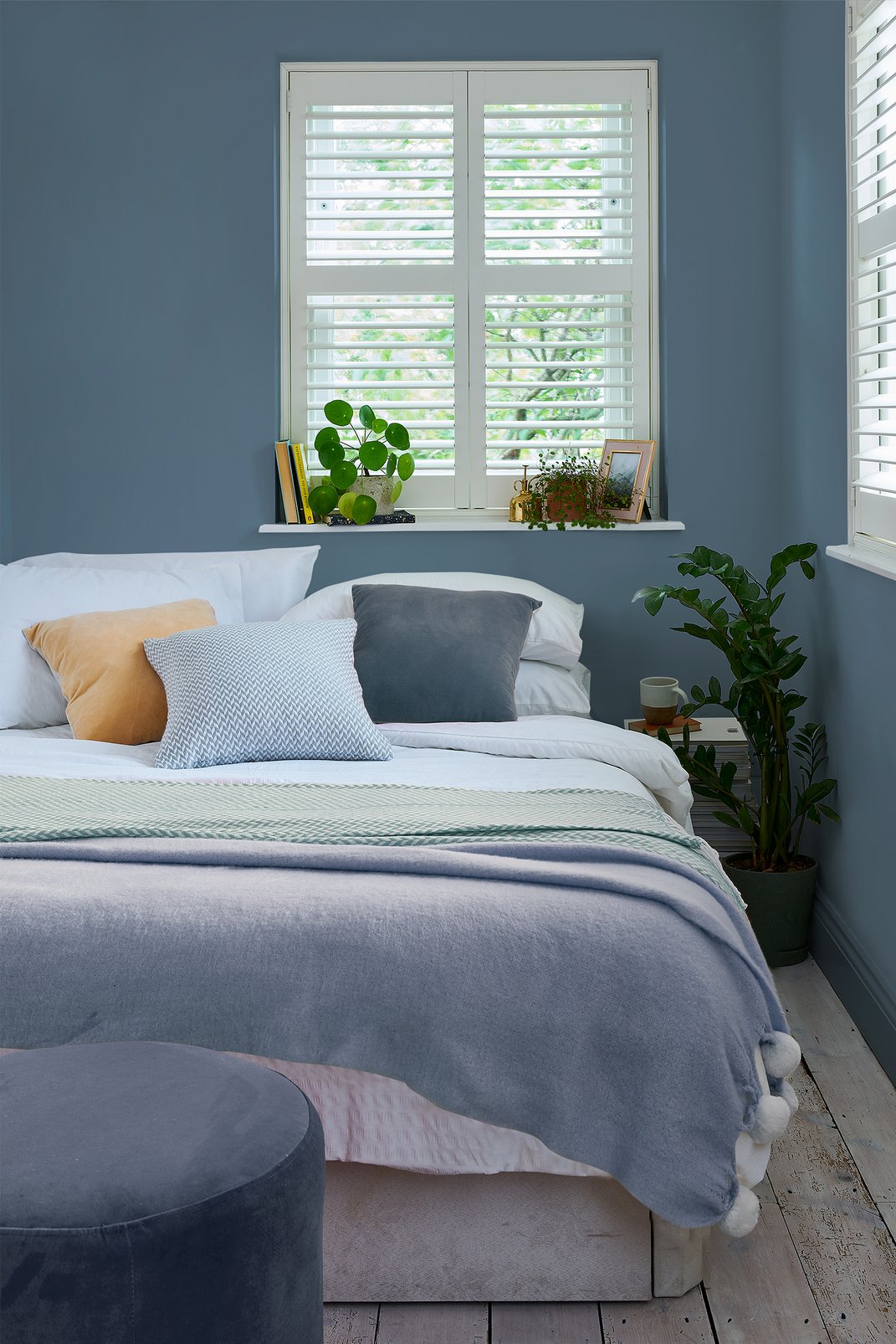 Laura Ashley Dark Seaspray Paint - 113704_ROOMSET_09.jpg