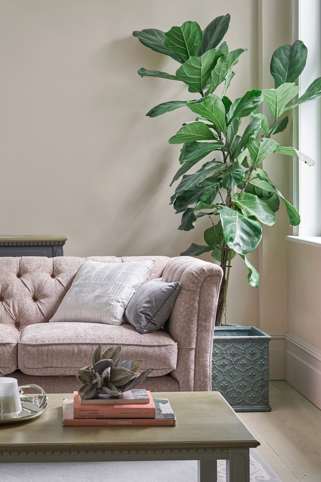 Laura Ashley Soft Natural Paint - 113660_ROOMSET_04.jpg