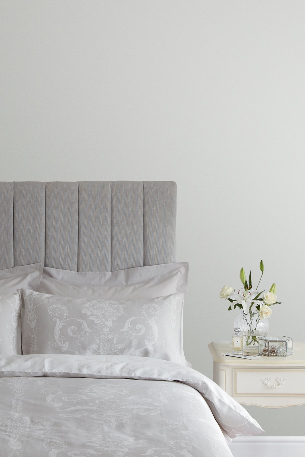 Laura Ashley Silver White Paint - 113674_ROOMSET_04.jpg