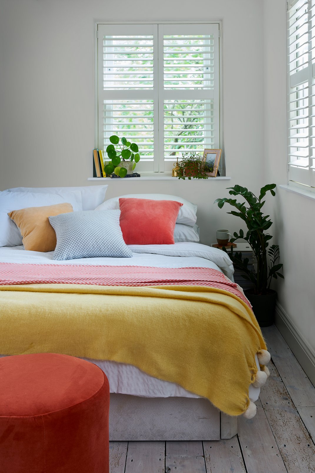 Laura Ashley Pale Silver Paint - 113676_ROOMSET_05.jpg