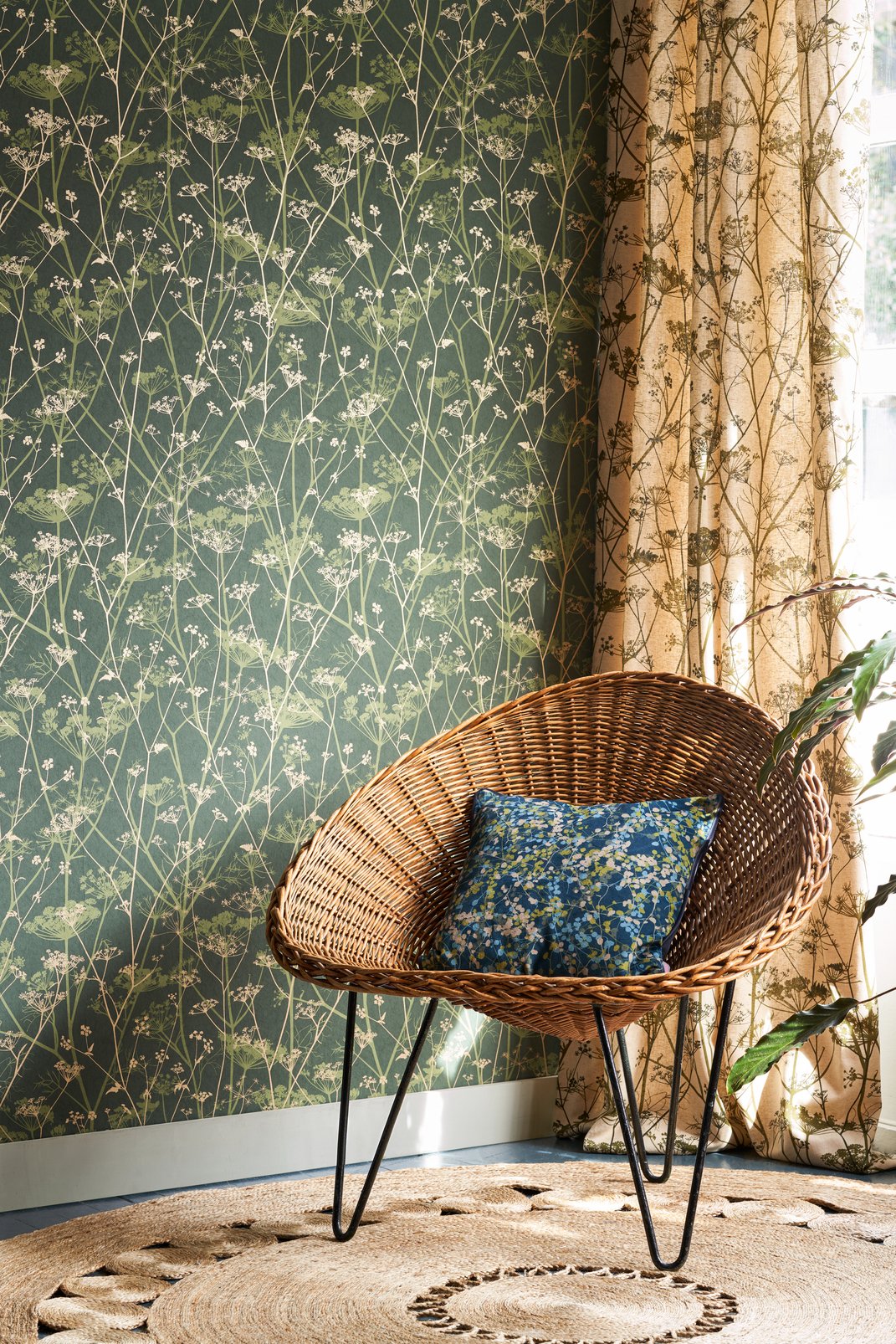 Wild Chervil Sage & Gold Wallpaper by Clarissa Hulse - 120385_ROOMSET_02.jpg