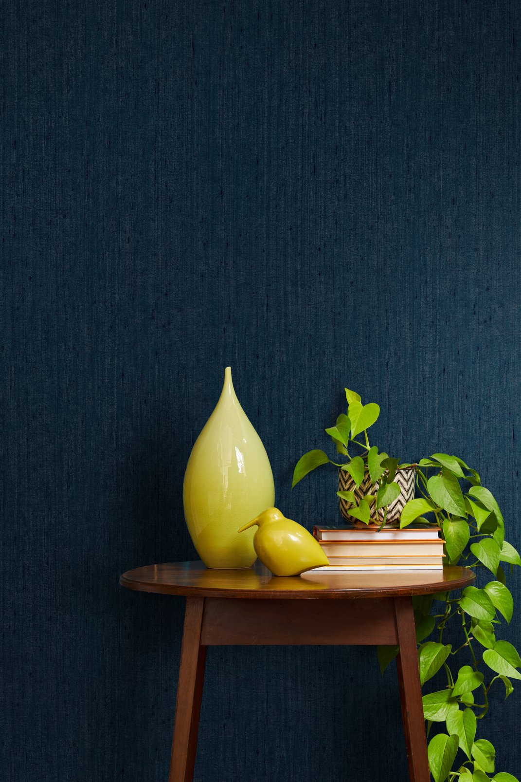 Tisbury French Navy Wallpaper by Clarissa Hulse - 120379_ROOMSET_01.jpg