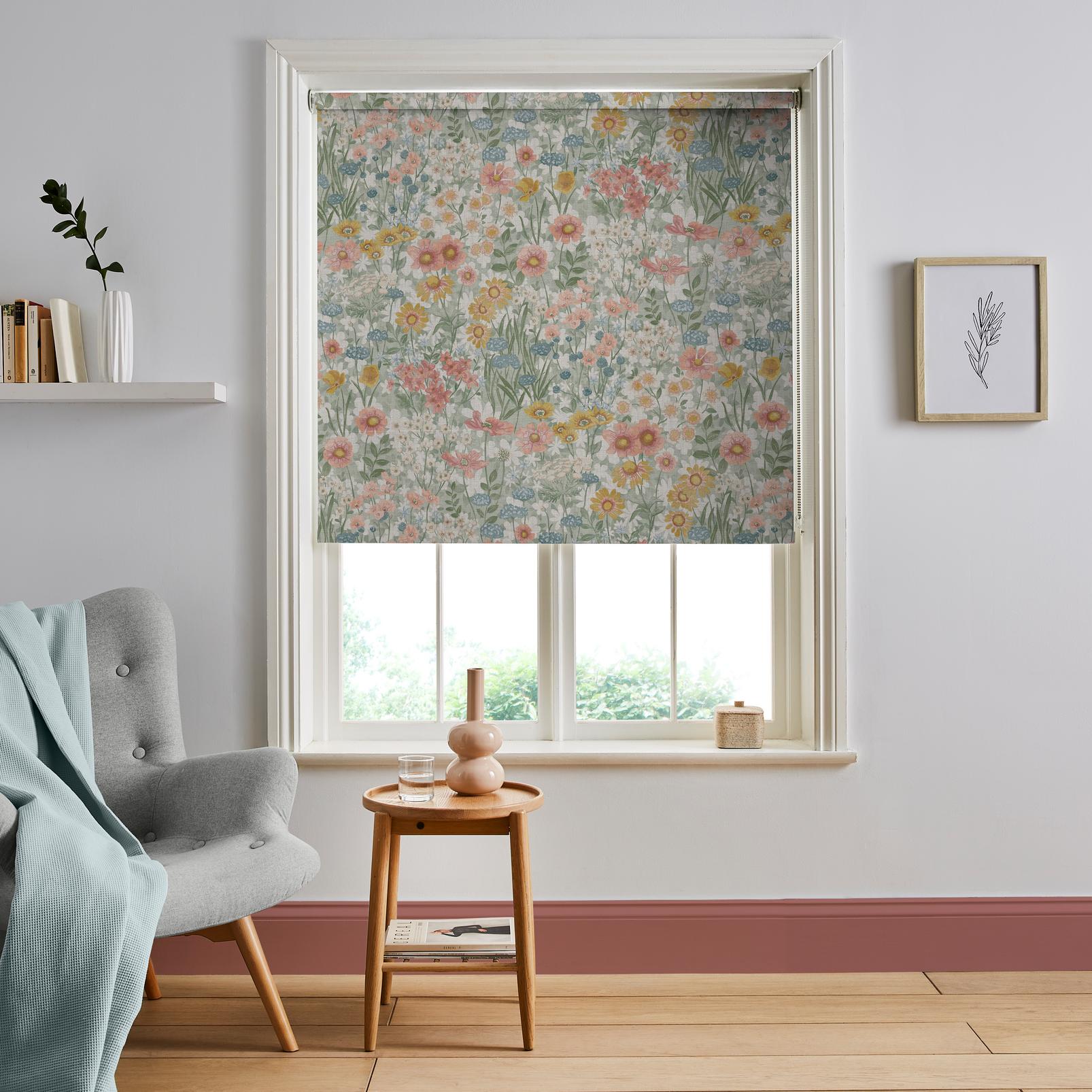 Wallflower Day Roller Blind - 120844rol_ROOMSET_01.jpg