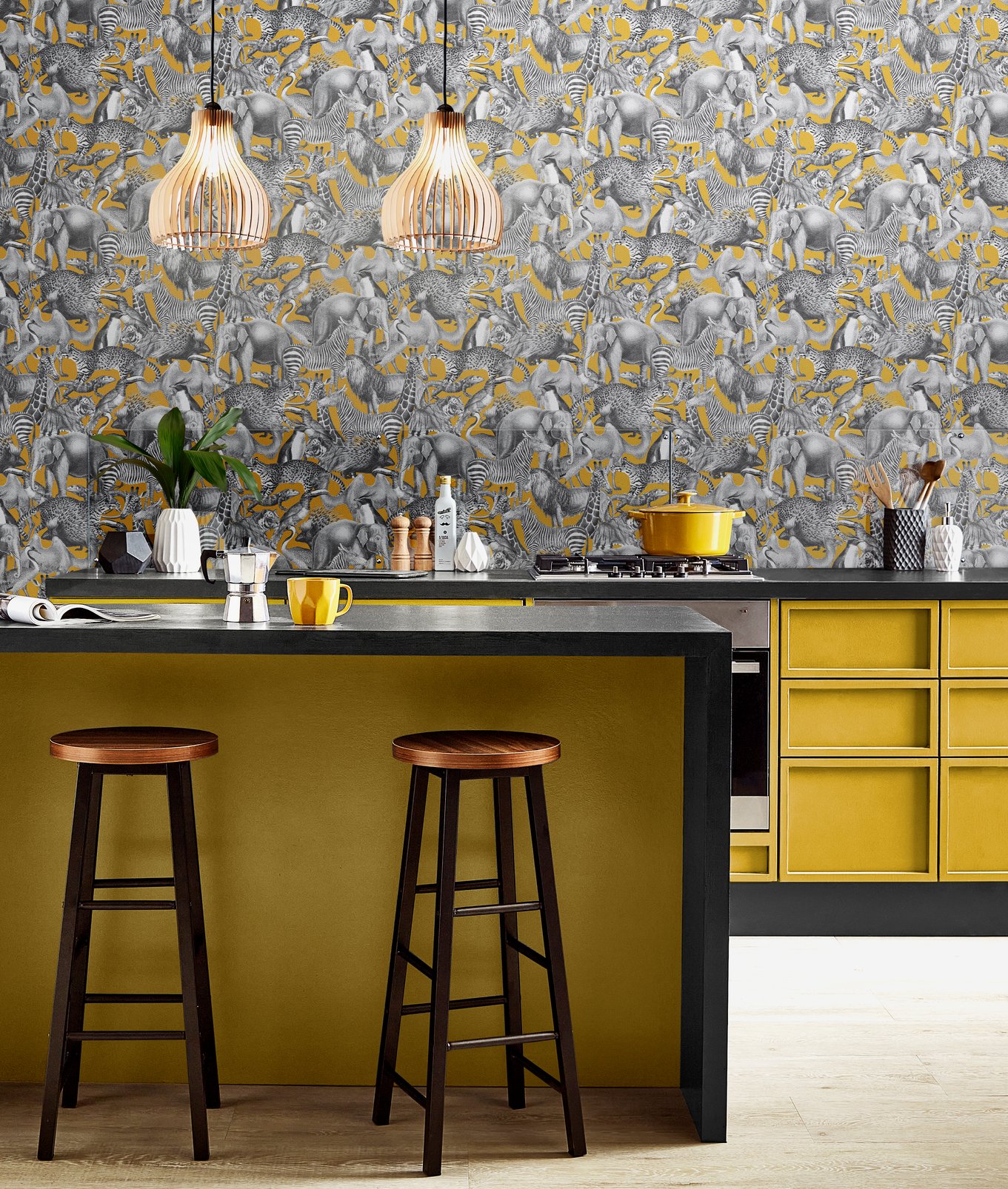 Kingdom Lion Wallpaper - 105476_ROOMSET_KINGDOM LION_01.jpg