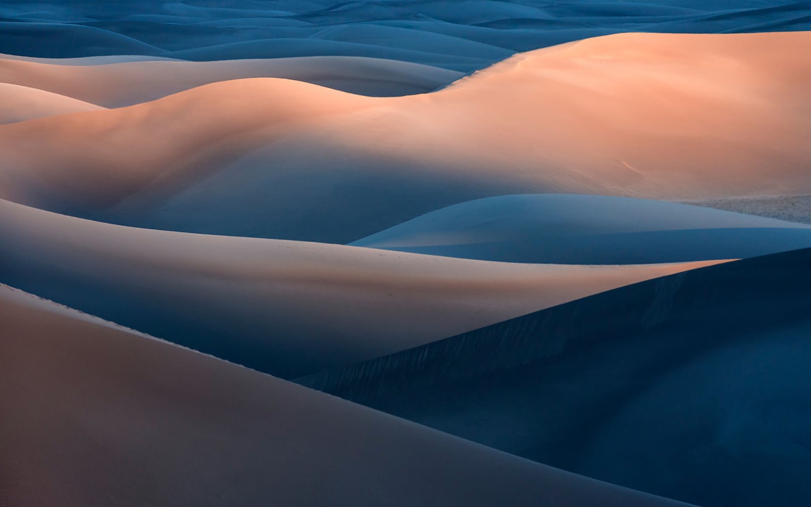 Ombre Dunes Bespoke Mural - 113439_TILE_01.jpg