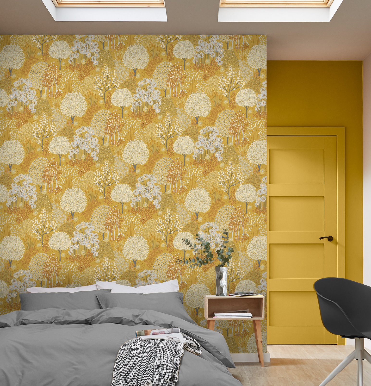 Fable Mustard Wallpaper - 115059_ROOMSET_FABLE MUSTARD_01.jpg