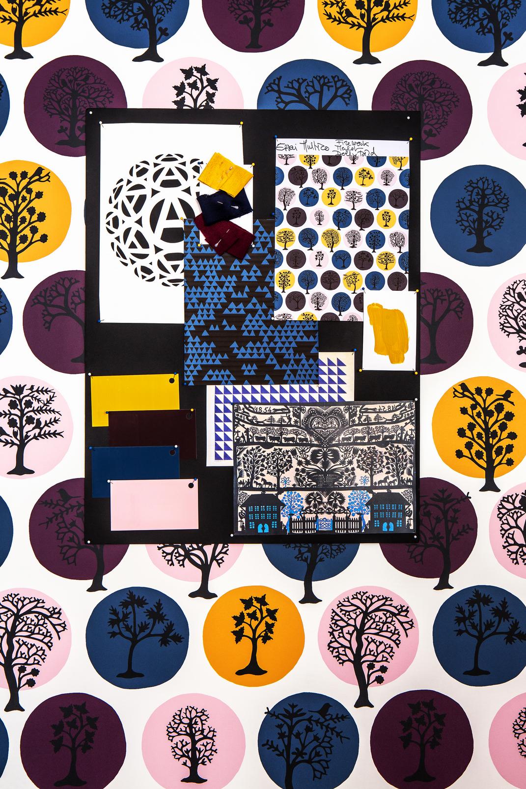 Party Land Jewel Wallpaper - 113471_FLATLAY_01.jpg