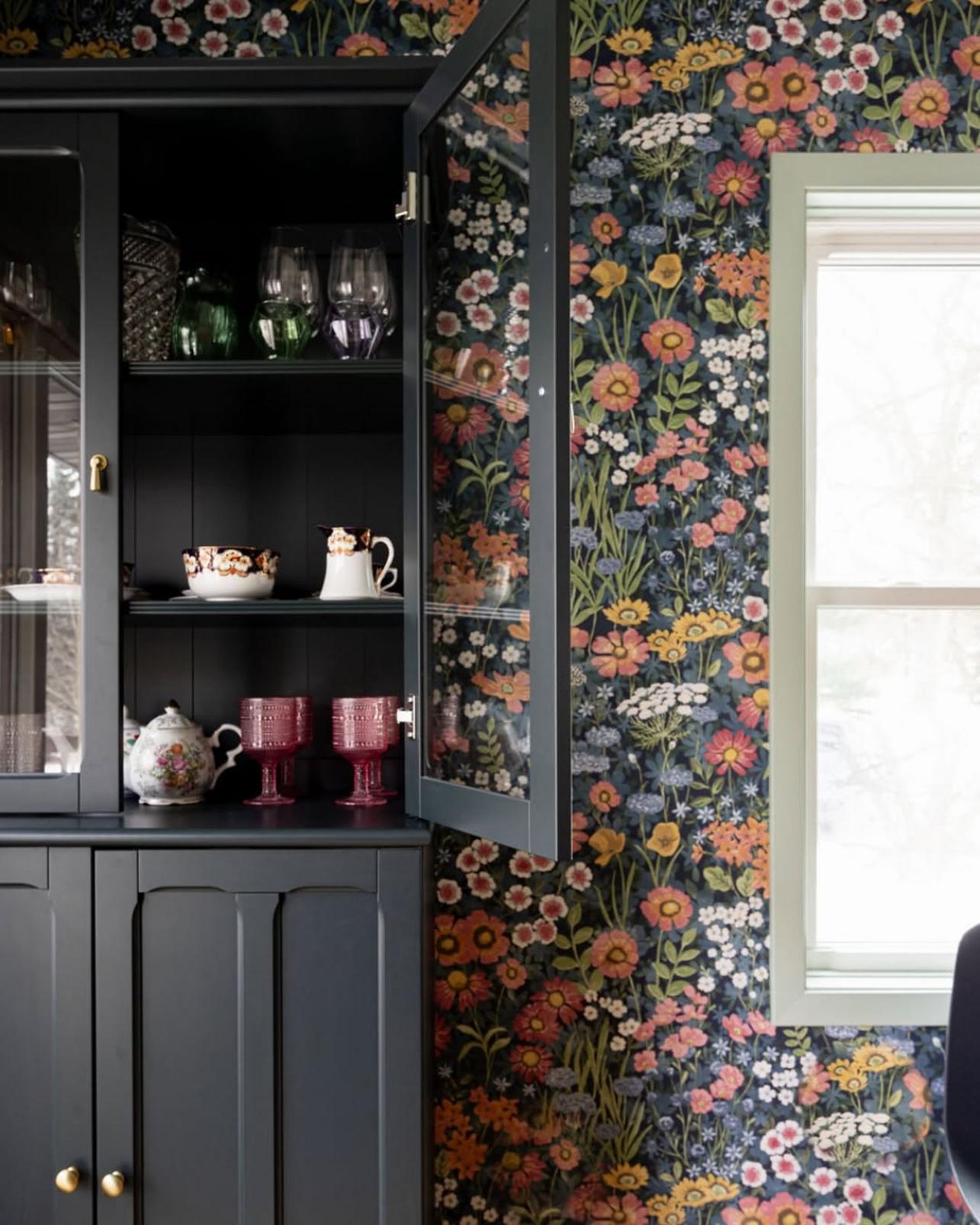 Wallflower Dusk Wallpaper - 120629_DETAIL_UGC_@moonstone.mn Wallflower.jpg