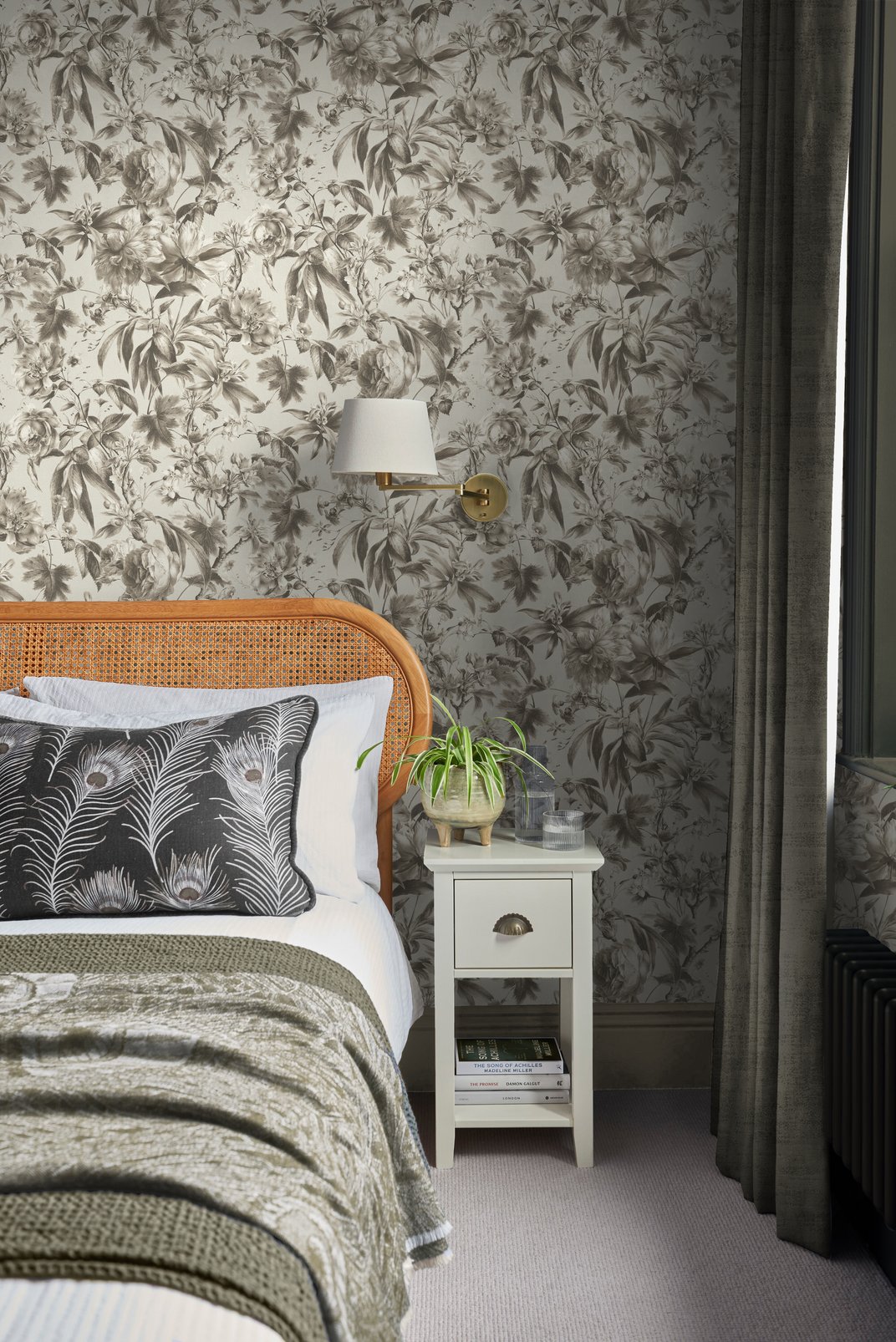 Arcane Garden Silver Wallpaper - 120710_ROOMSET_ARCANE GARDEN SILVER_01.jpg