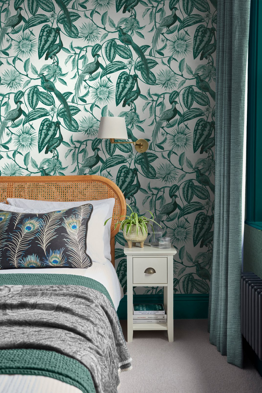 Amherst's Garden Teal Wallpaper - 120650_ROOMSET_AMHERST'S GARDEN TEAL_01.jpg