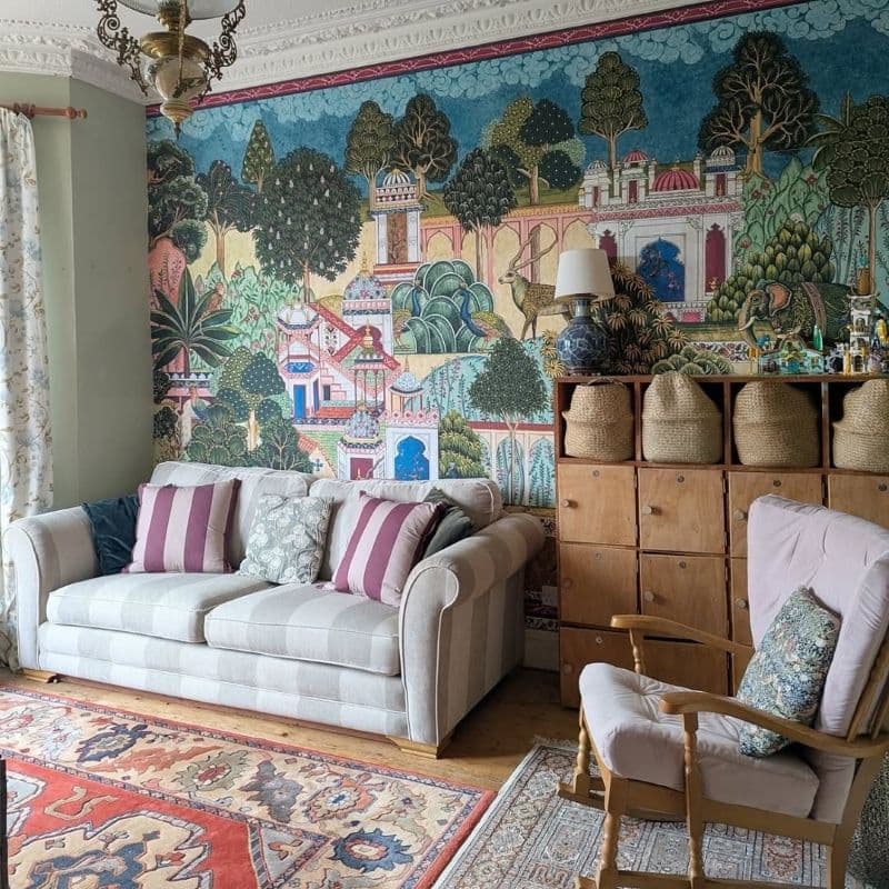 In @no7_withthebluedoor lounge, our Eternal City bespoke mural