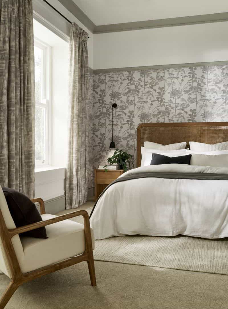 Guide to Hanging Curtains